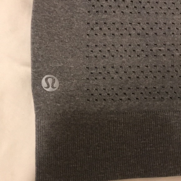 Lululemon - Picture 3 of 4